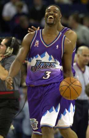 自称海牛翻译的用户：海牛不欠兰克尔-泽工资，还给他预支钱