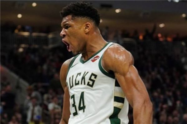 足球报：国安亚冠出局后，有球迷退了足协杯决赛的门票与酒店